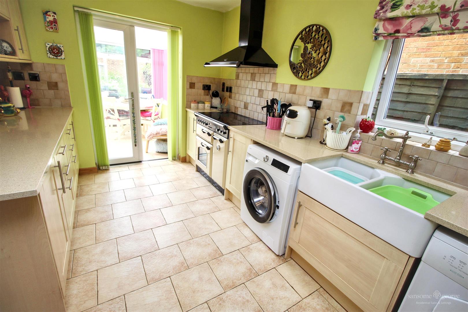 Sandhills Way, Calcot, Reading